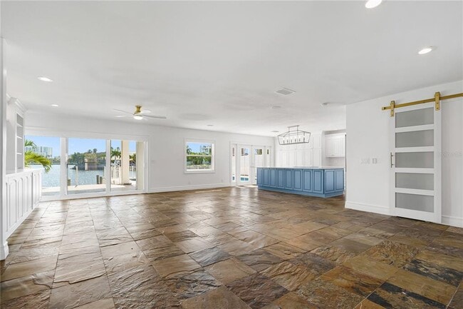 3924 Versailles Dr