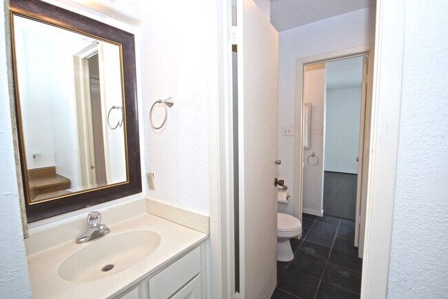 Building Photo - 6111 Beverly Hill St Unit 70 Rental