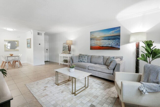 Photo - 2424 SE 17th St Unidad 106B