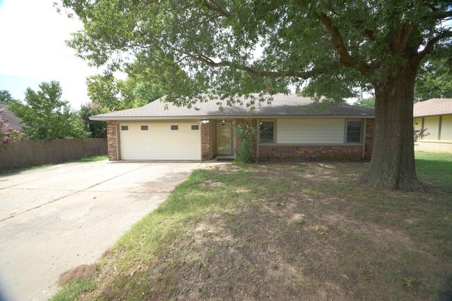 Building Photo - 5716 S Birch Ave Rental