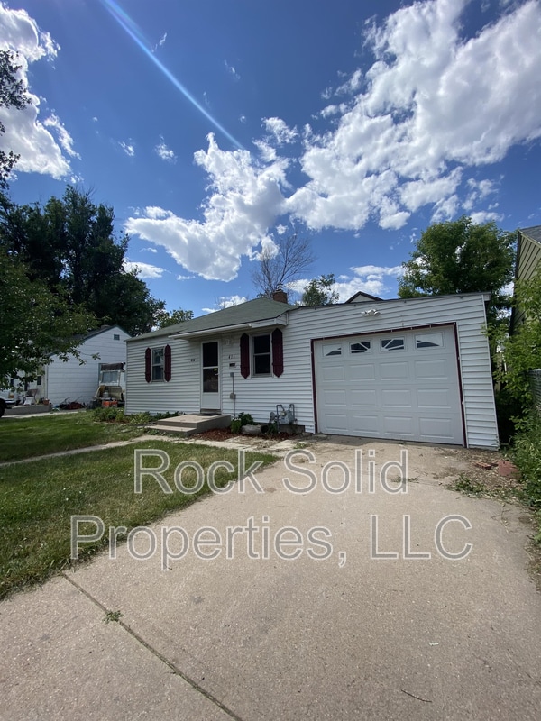 Photo - 416 E 3rd St