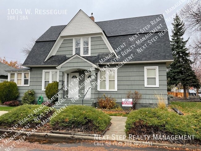 Building Photo - 1004 W. Resseguie-