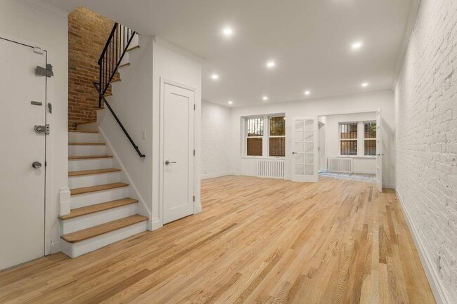 Photo - 48 W 91st St Townhome