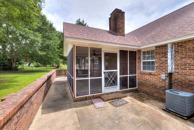 Photo - 15 Killarney Ln