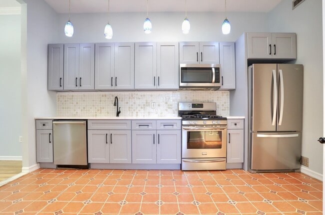 Photo - 118 Leonard St Unit 4