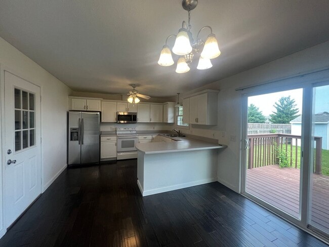 Photo - 4 Bedroom 2 Full Bath Chatham!