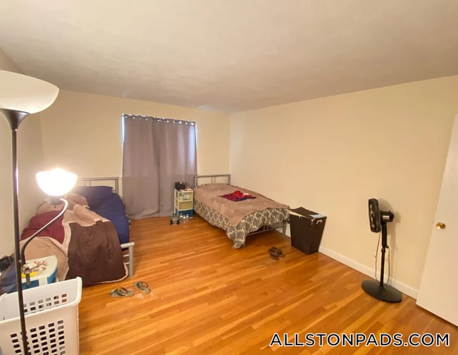 Building Photo - 75 Gardner St