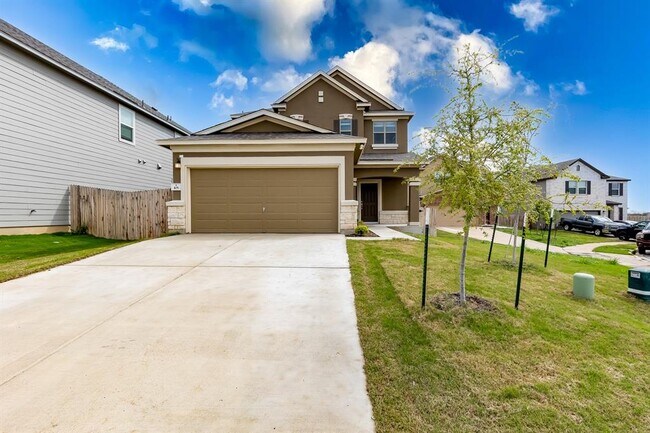Building Photo - 105 Clematis Ct