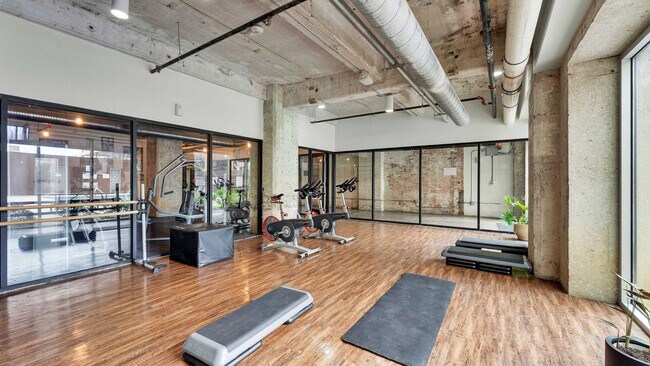 Photo - 555 Evergreen St Unidad SI ID1055883P