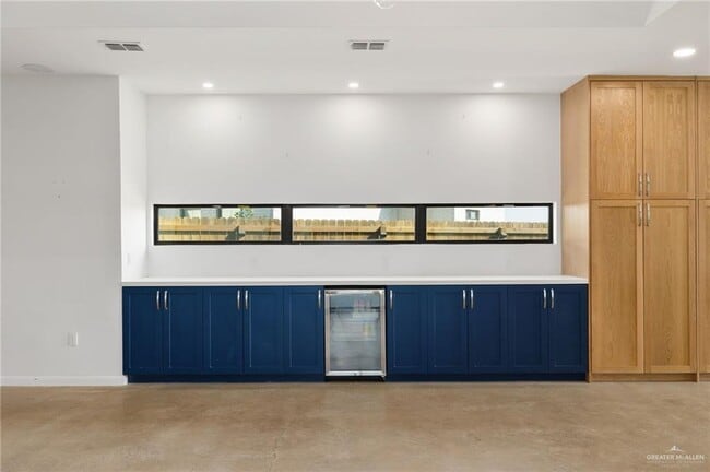 Photo - 35 Silverton Cir