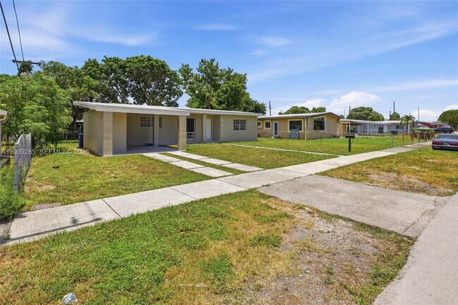 Photo - 875 NW 168th Dr