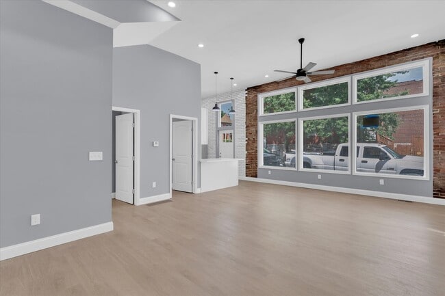 Building Photo - 3500 Magnolia Ave Unit #1R Rental