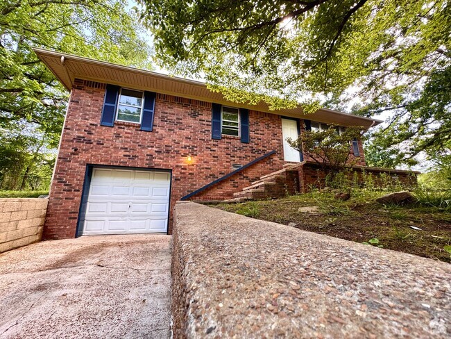 Building Photo - Newly Remodeled 3/1 in Meadow Heights! Rental