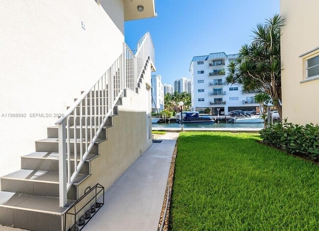 Building Photo - 3721 NE 170th St Unit 4