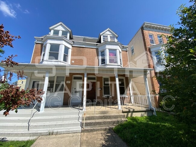 Building Photo - 245 W Jackson St