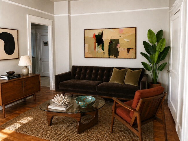 Large Studio, 400sf / Living Area - The Dulion