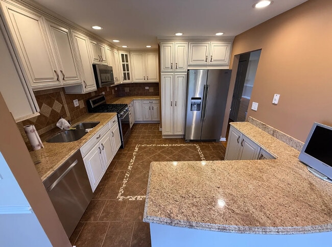 Photo - 2950 Northampton Dr