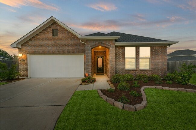 Building Photo - 8307 Divot Trce