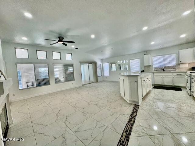 Photo - 44543 Overland Ave