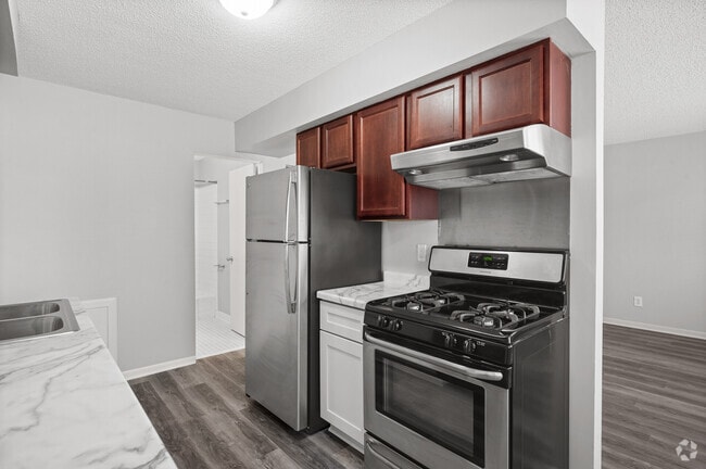 Building Photo - Rosco Apts-2720 Unit 204