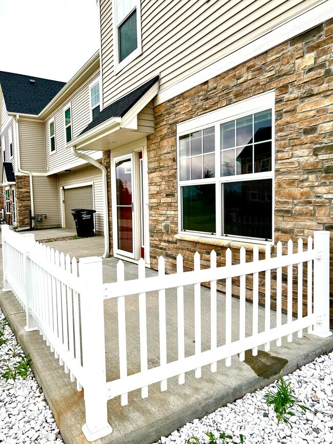 Photo - 3014 SE Glenstone Dr