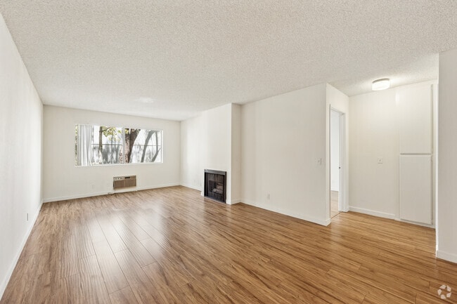 2BR, 1BA - 950SF - Living Room