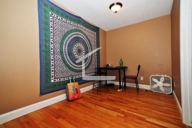 Photo - Nicely renovated, huge 3 bed near the Green Line in a prime location!