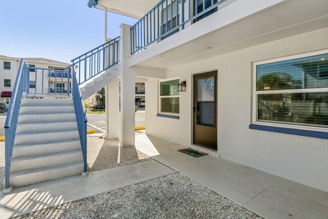 Photo - 2308 1st St Unidad IRB Gulfwinds Condo