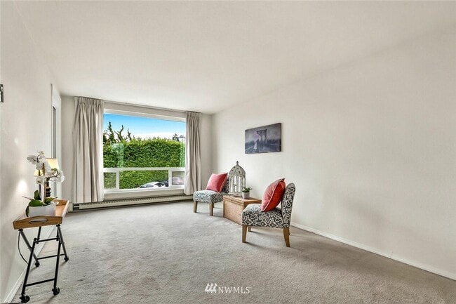 Photo - 720 Lakeside Ave S Unit 303