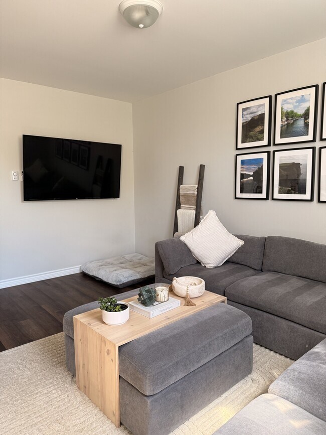 Photo - 480 Lonsberry Dr