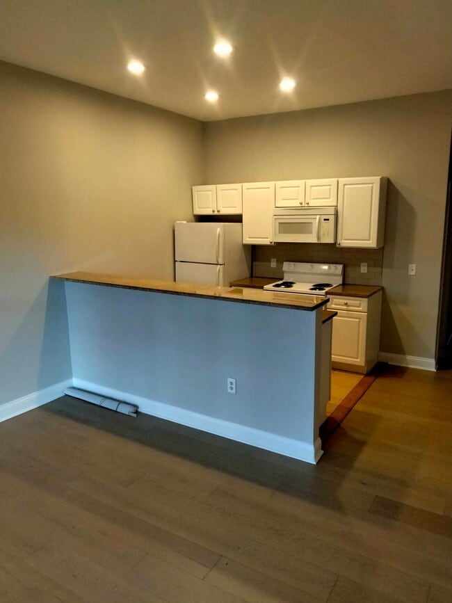 Building Photo - 38 Imlay St Unit A