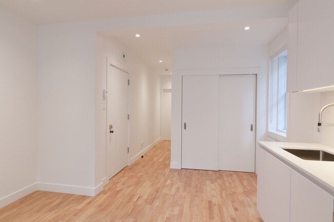 Photo - 2060 Rue du Fort Unité 1