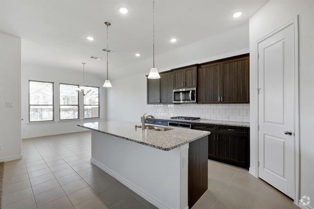 Building Photo - 4732 Mission Ct Rental