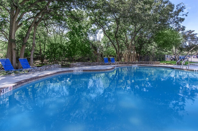 Photo - Bainbridge Apartments