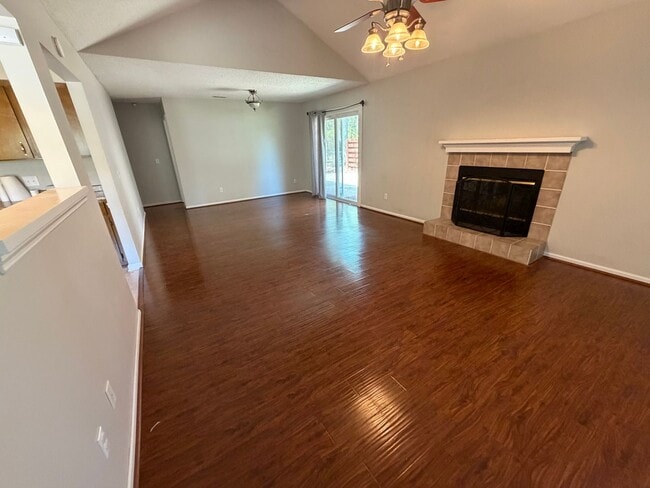Photo - FOR RENT