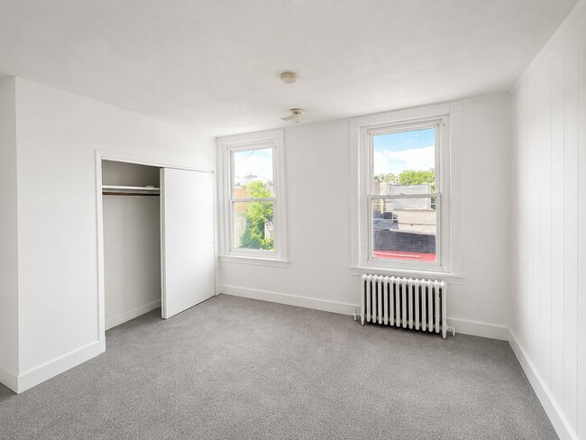 Building Photo - 3089 Weikel St