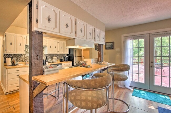 Photo - 510 Trojan Way