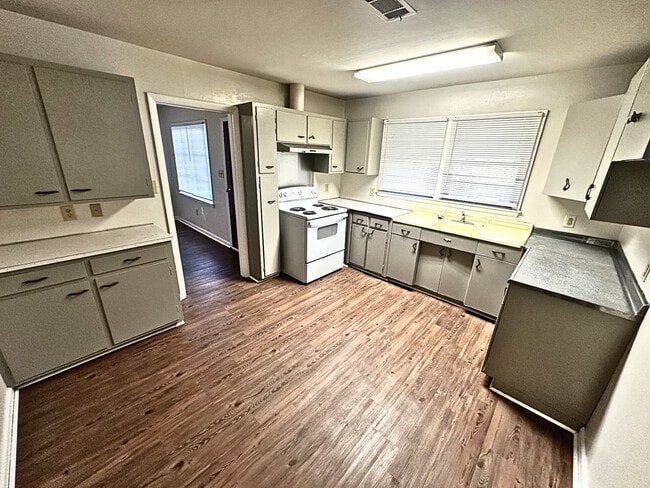 Photo - 125 Rosewood Dr