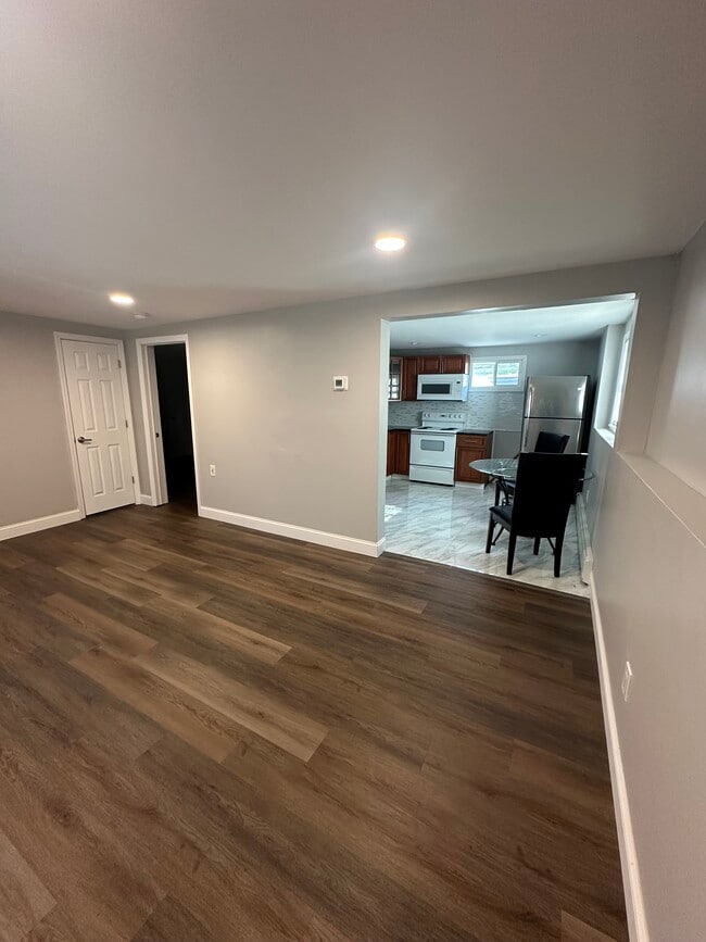 Building Photo - 730 Meadow Rd Rental