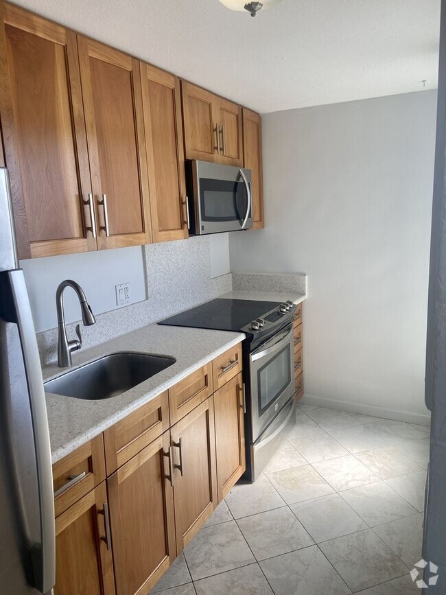 Building Photo - Remodeled 1 bedroom 1 bath in Punahou/Wild... Unit 1104 Rental