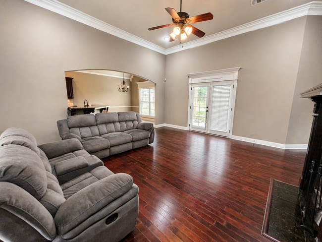 Photo - 4 BEDROOM BLANCHARD HOME NEAR I49