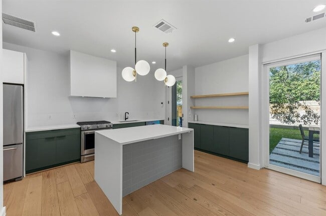 Photo - 5006 Gladeview Dr