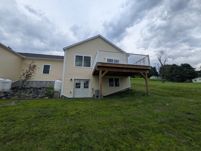 Building Photo - 75 Ivan Dr Unit 75 Ivan Drive