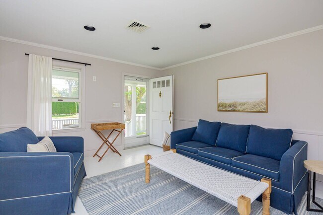 Photo - 15 Maidstone Ave