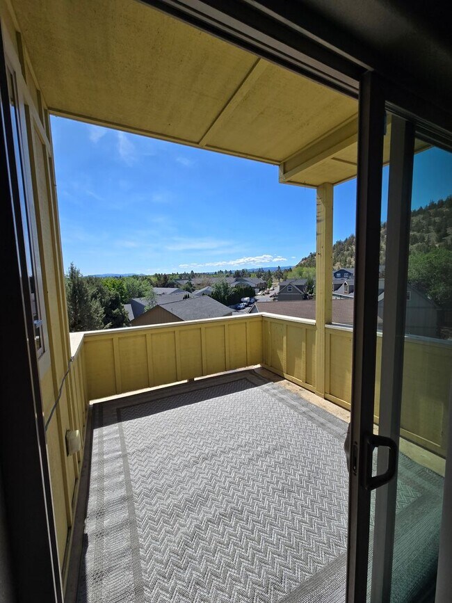 Photo - 1714 Unit #2