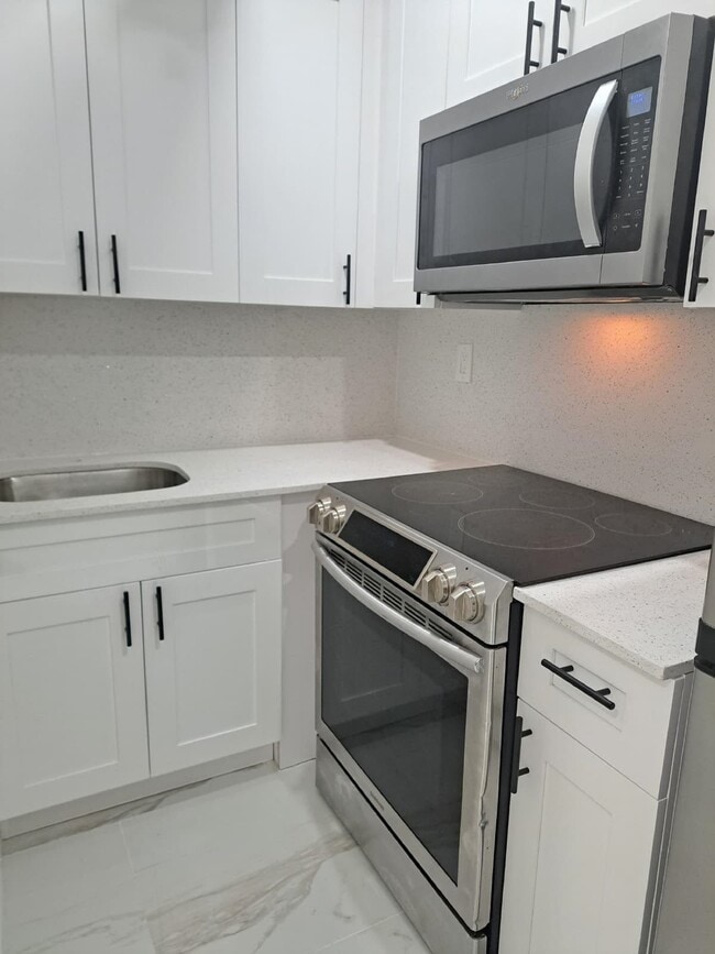 Building Photo - 4740 NW 41st Ct Rental