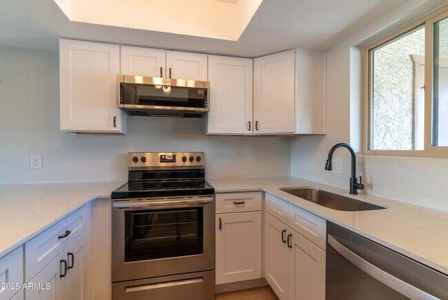 Photo - 4150 E Cactus Rd Unit 216