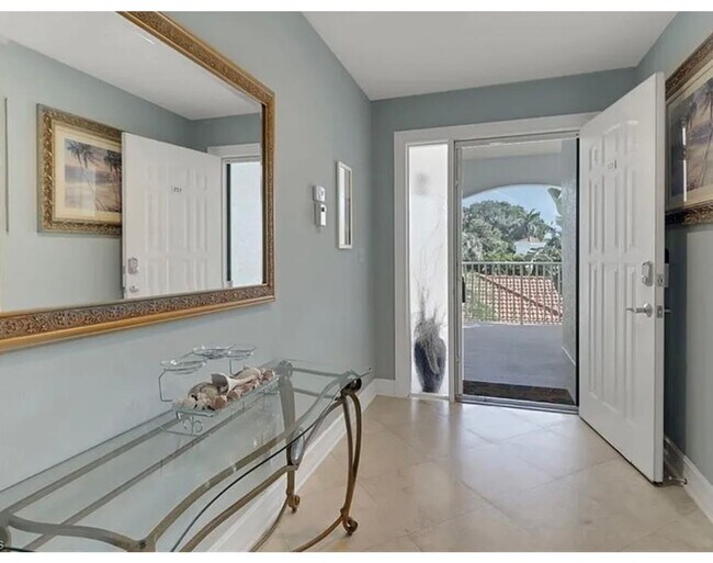 4650 Yacht Harbor Dr