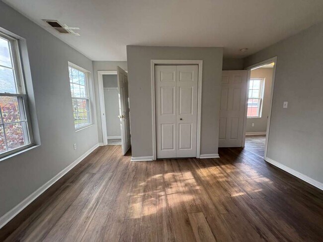 Photo - 129 Main St Unidad B