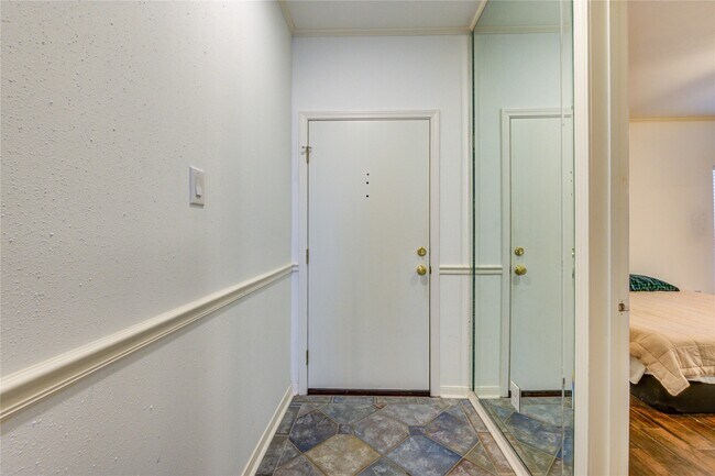 Photo - 401 Lakeside Ln Unit 106